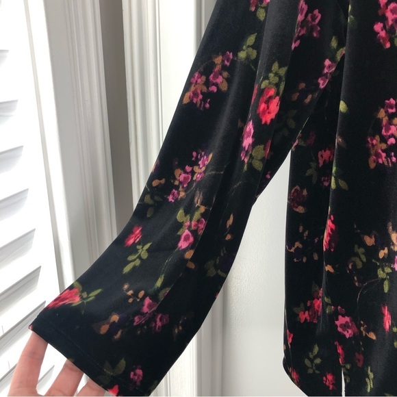 J. Jill Floral Velvet Long Sleeve Stretch Top - Picture 7 of 11